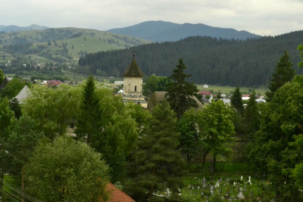 Pensiunea Agroturistica Casa Colinita Vatra Moldoviţei Exterior foto